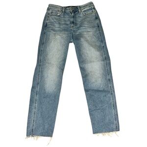 ultra high-rise mom lightwash hollister distressed jeans 7 regular waist 28”
